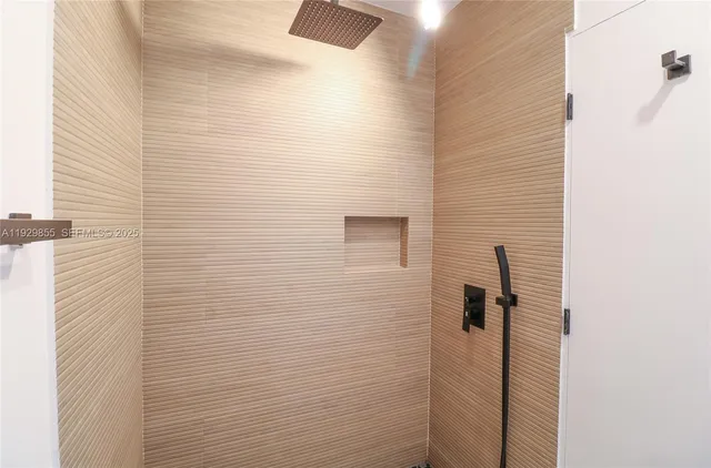 $2,195 | 221 Southwest 11th Avenue, Unit 1, Miami, FL 33130