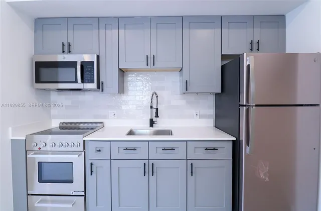 $2,195 | 221 Southwest 11th Avenue, Unit 1, Miami, FL 33130