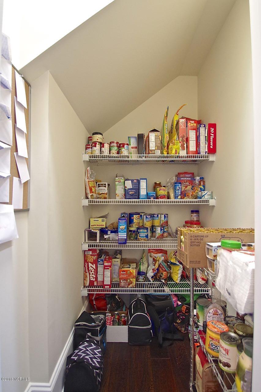 407 Cutter Way Newport, NC 28570 - Photo 14 of 38 Pantry