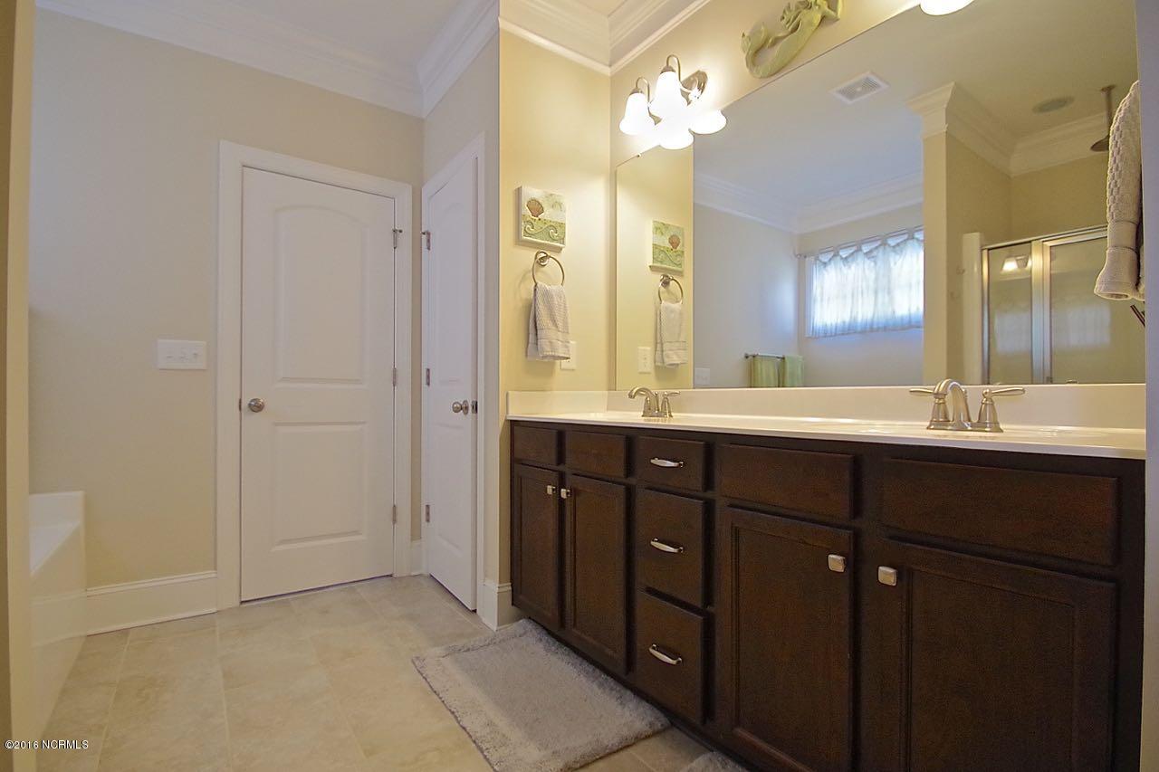 407 Cutter Way Newport, NC 28570 - Photo 19 of 38 Principal Bathroom