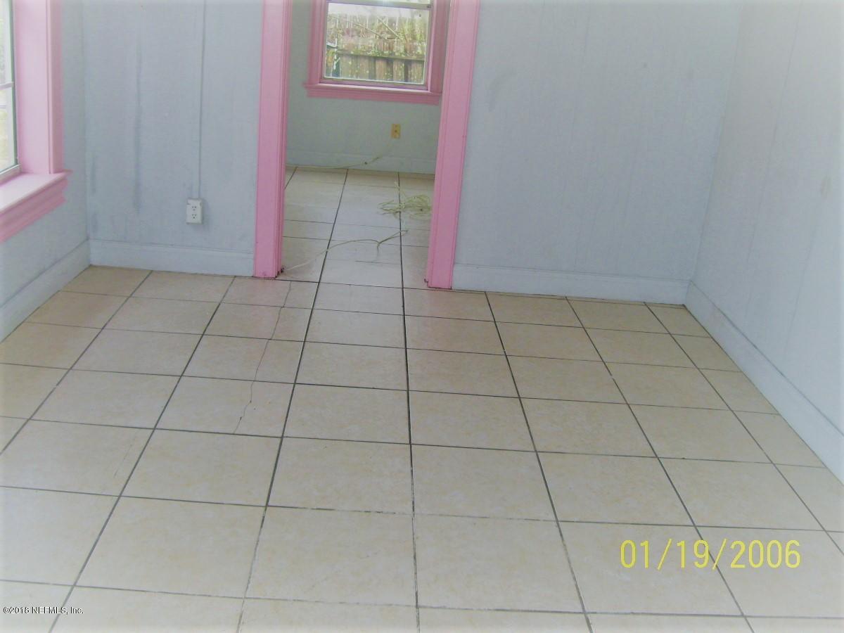 22 Clark Road Jacksonville, FL 32218 - Photo 12 of 25 22 CLARK RD 12 20 18 (5)