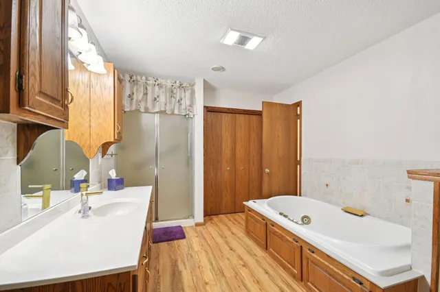 $700,000 | 44080 Maple Lane, Harris, MN 55032