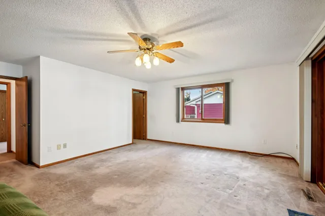 $700,000 | 44080 Maple Lane, Harris, MN 55032