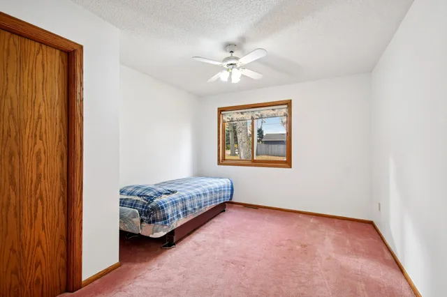 $700,000 | 44080 Maple Lane, Harris, MN 55032