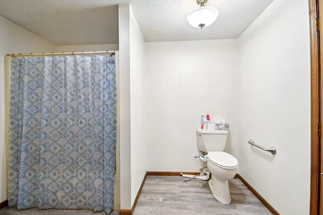 $700,000 | 44080 Maple Lane, Harris, MN 55032