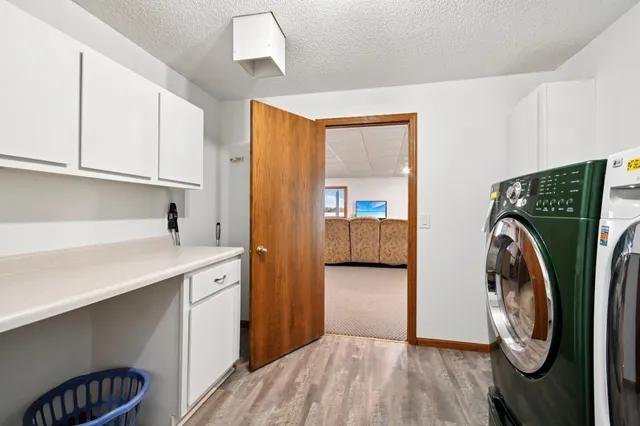 $700,000 | 44080 Maple Lane, Harris, MN 55032