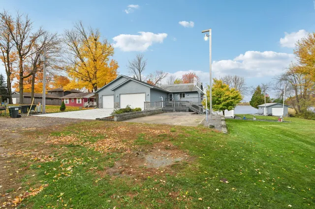 $700,000 | 44080 Maple Lane, Harris, MN 55032