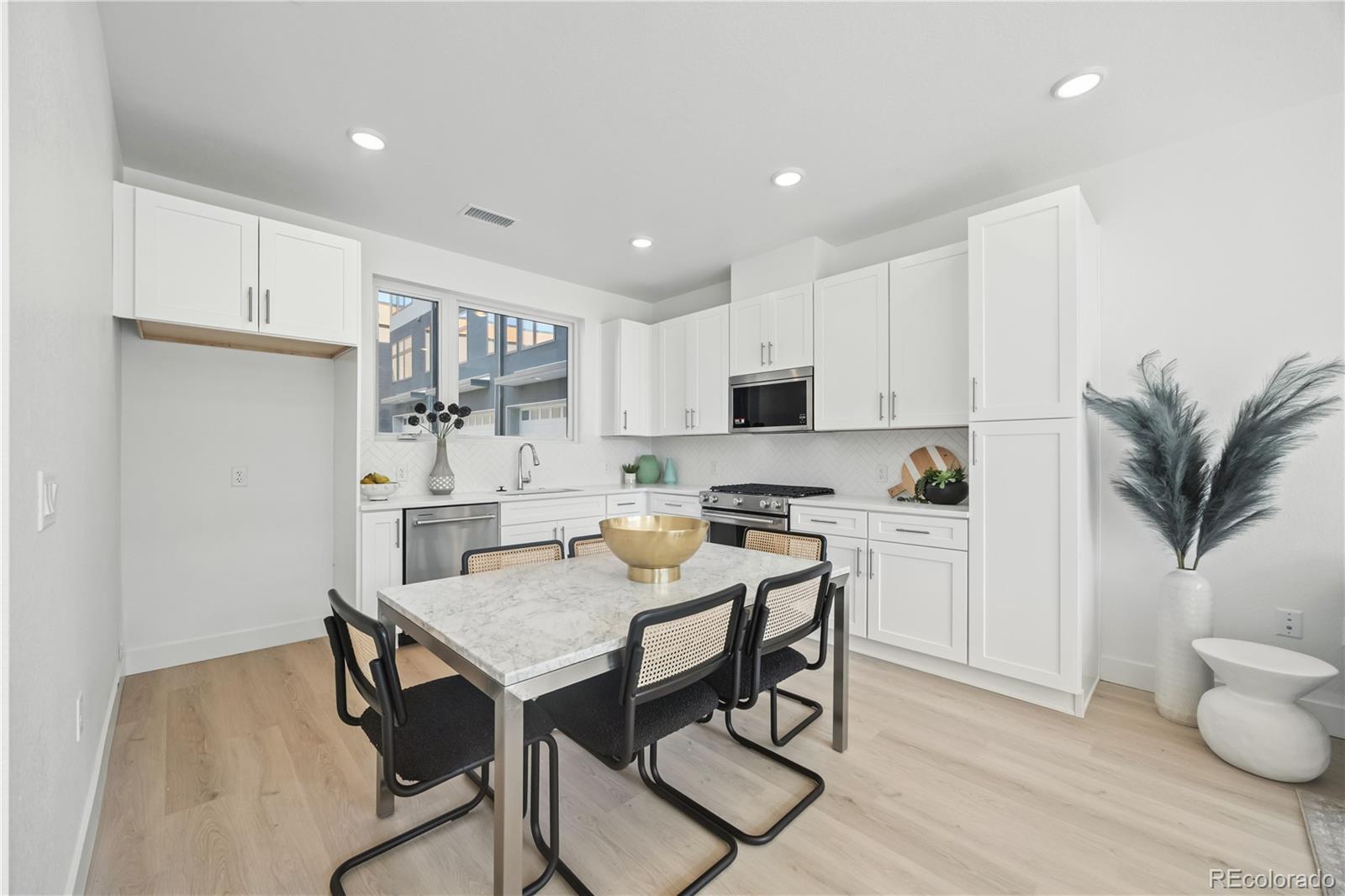 10 Oneida Court Denver, CO 80230 - Photo 7 of 33