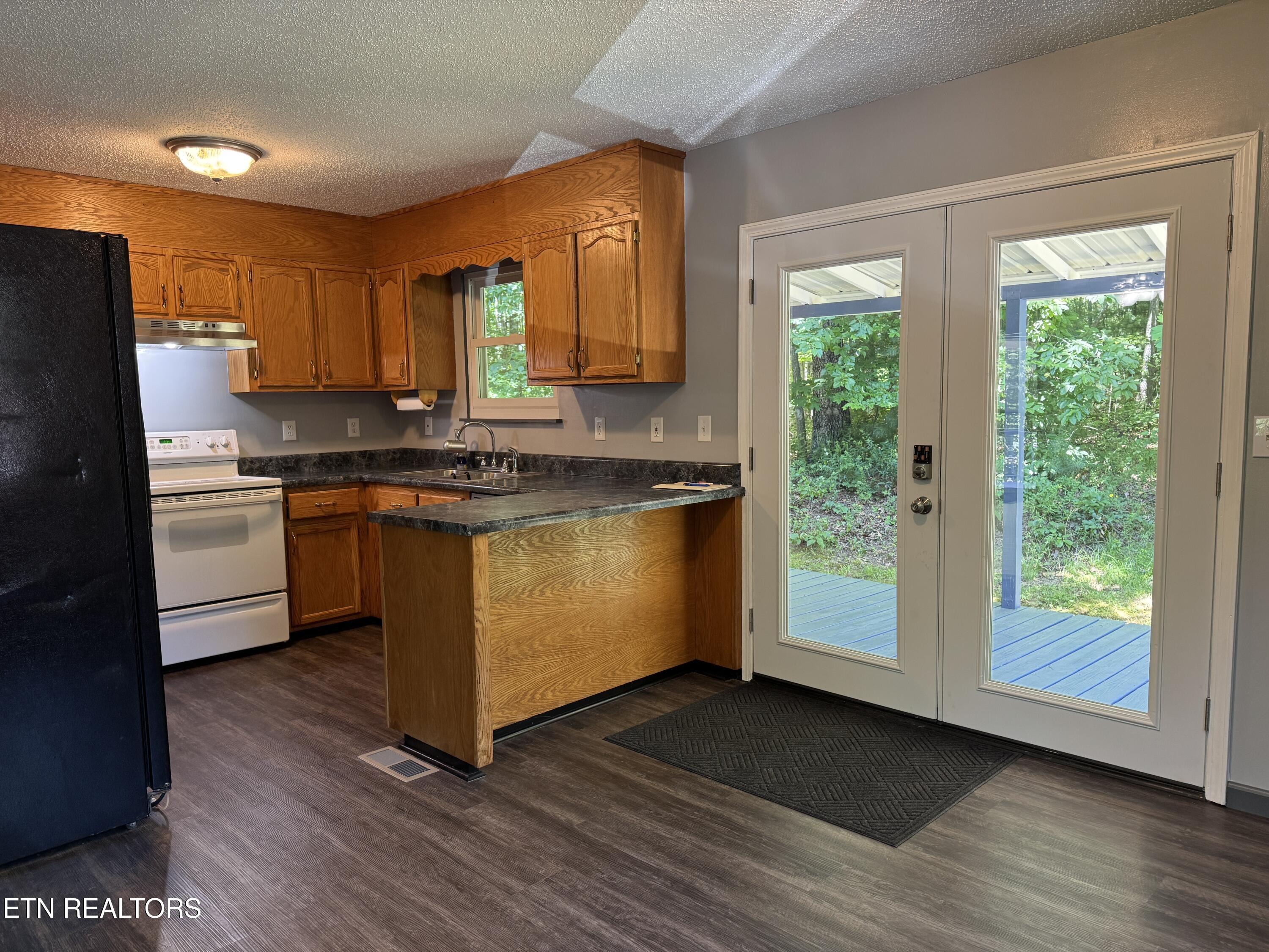 125 Walnut Lane Oneida, TN 37841 - Photo 11 of 39 IMG_7619