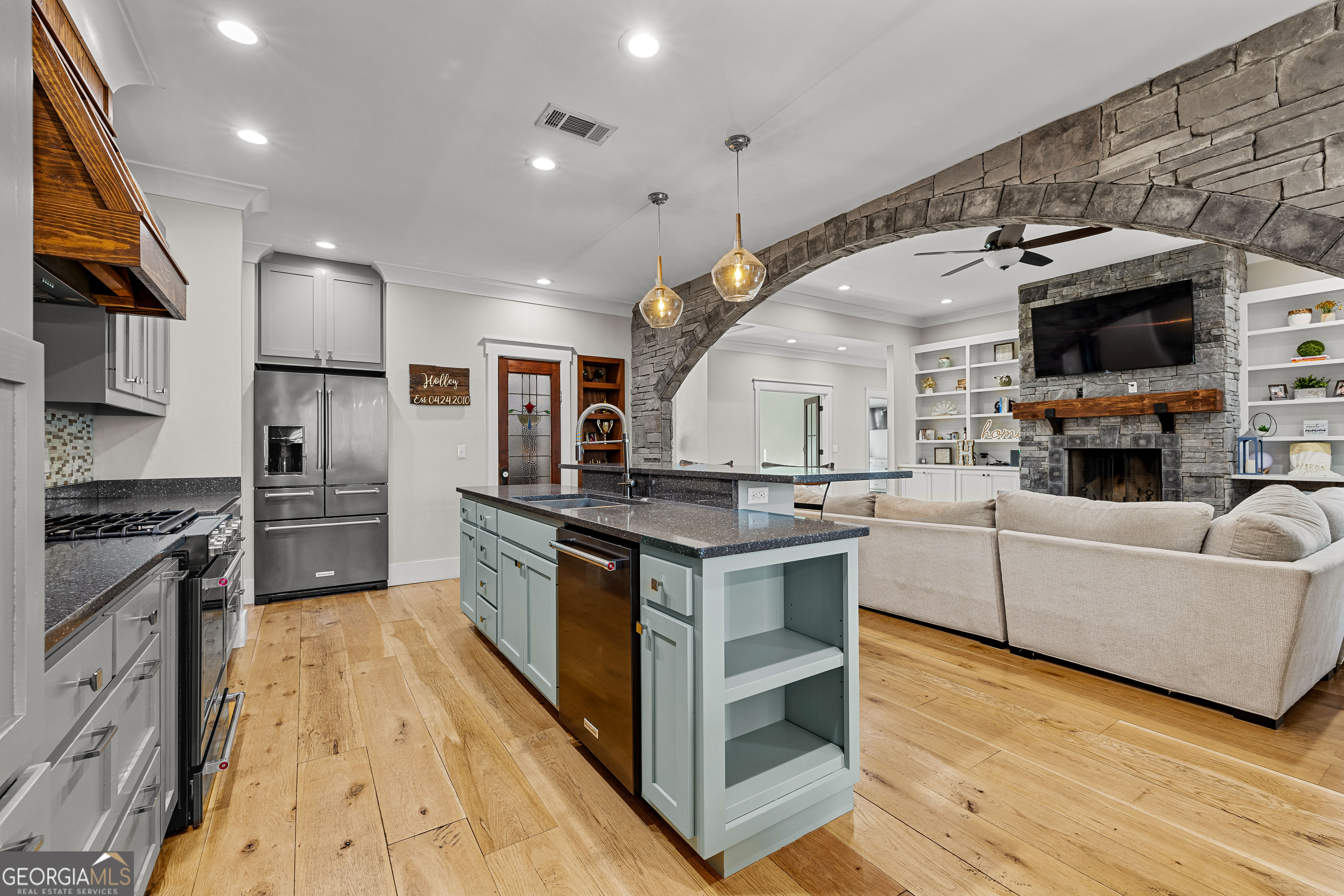 276 Davis Lake Road Thomaston, GA 30286 - Photo 31 of 108 a kitchen with stainless steel appliances granite countertop a stove and a sink