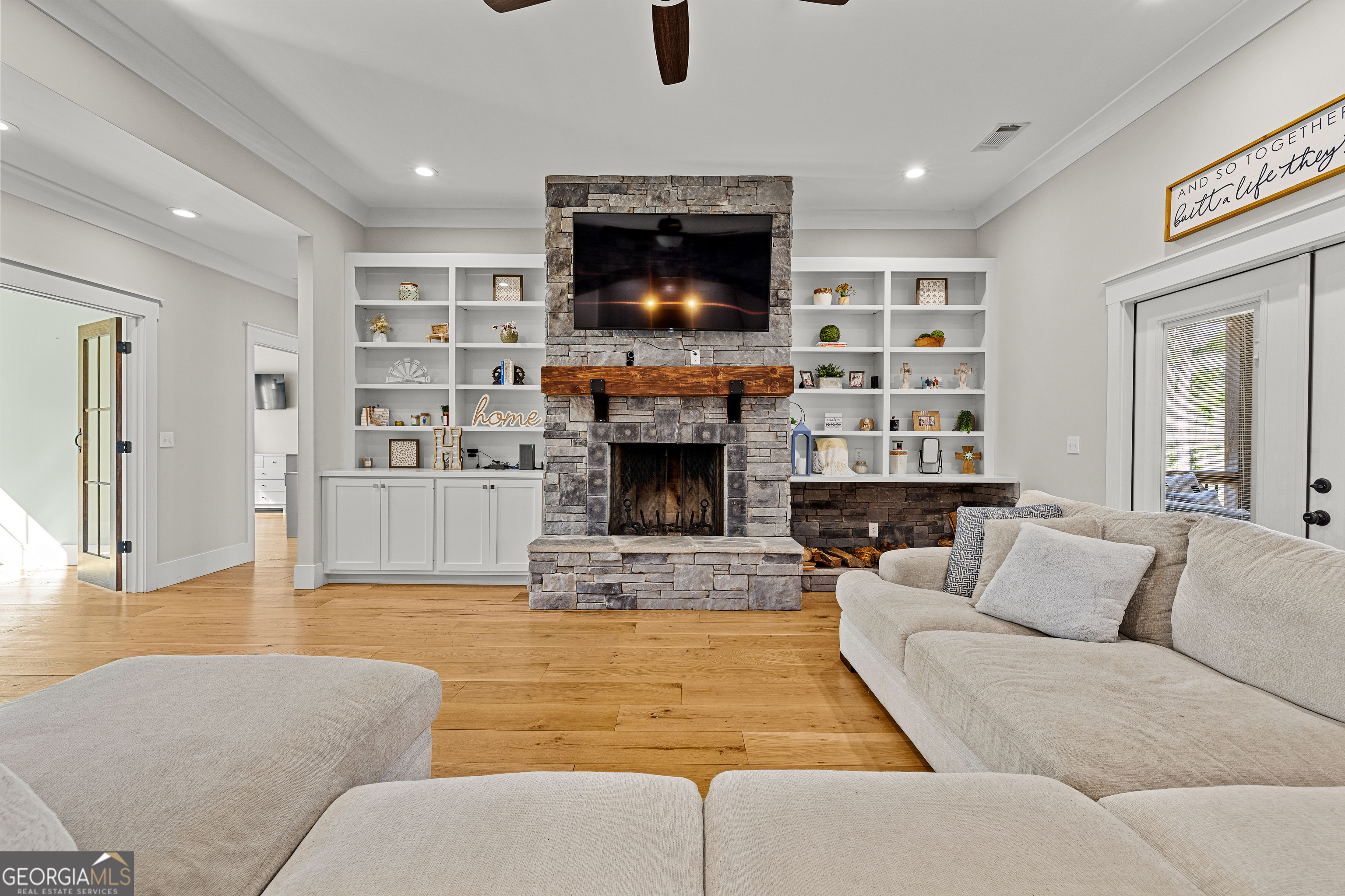 276 Davis Lake Road Thomaston, GA 30286 - Photo 87 of 108 a living room with furniture and a fireplace