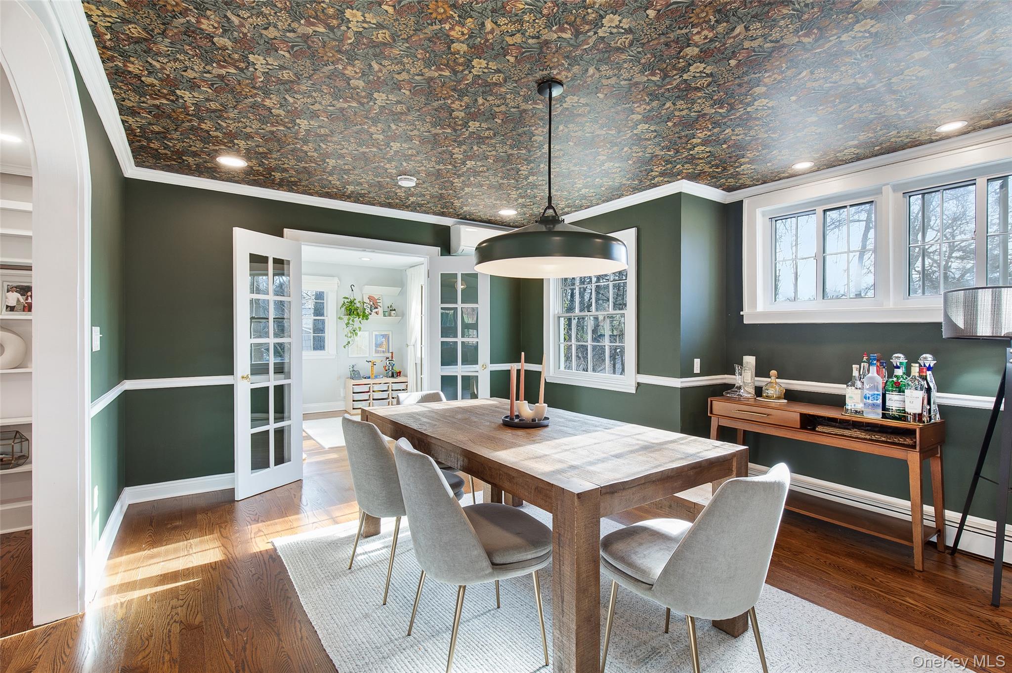 25 Roxbury Road Scarsdale, NY 10583 - Photo 4 of 32 The spacious and stunning formal dining room is located off the formal living room.