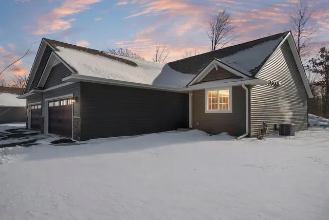 $318,500 | 2207 Caroline Street, Cumberland, WI 54829