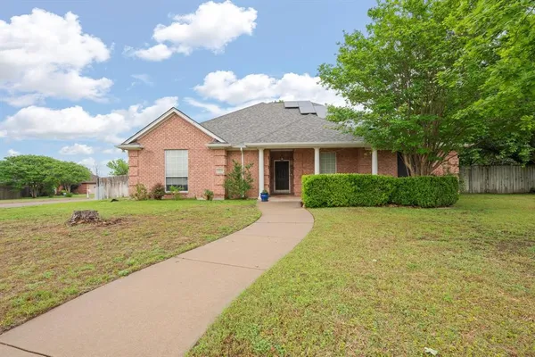 $292,000 | 1501 Chaucer Drive, Cleburne, TX 76033