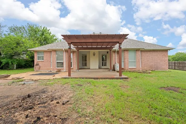 $292,000 | 1501 Chaucer Drive, Cleburne, TX 76033