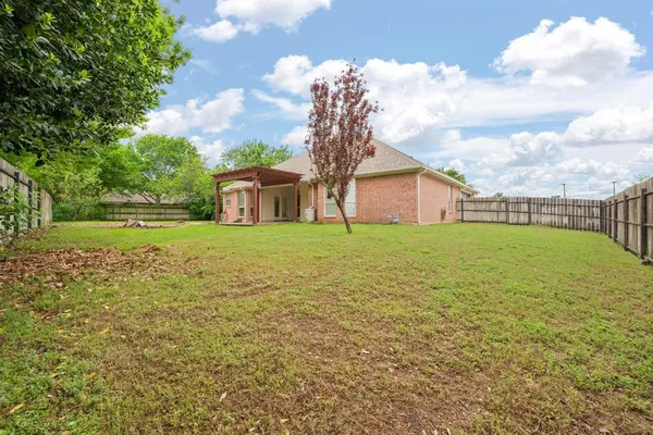 $292,000 | 1501 Chaucer Drive, Cleburne, TX 76033