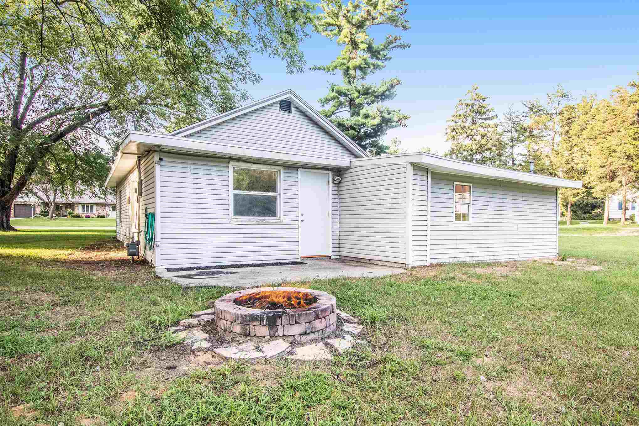 504 Hackett Road Goshen, IN 46528 - Photo 2 of 15 Gallery Image 2