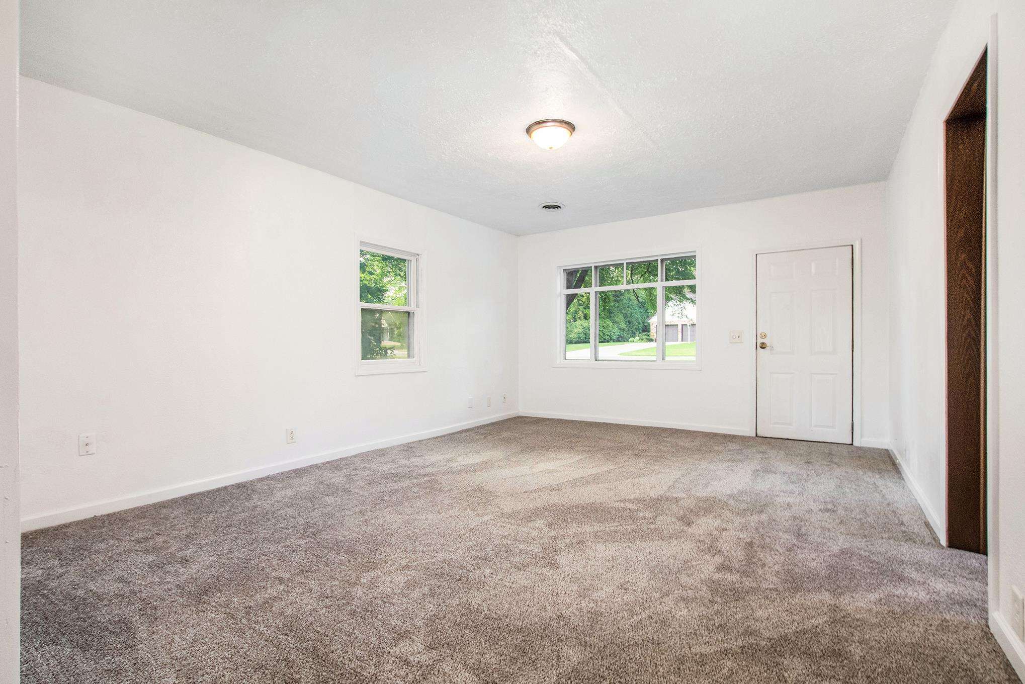 504 Hackett Road Goshen, IN 46528 - Photo 4 of 15 Gallery Image 4