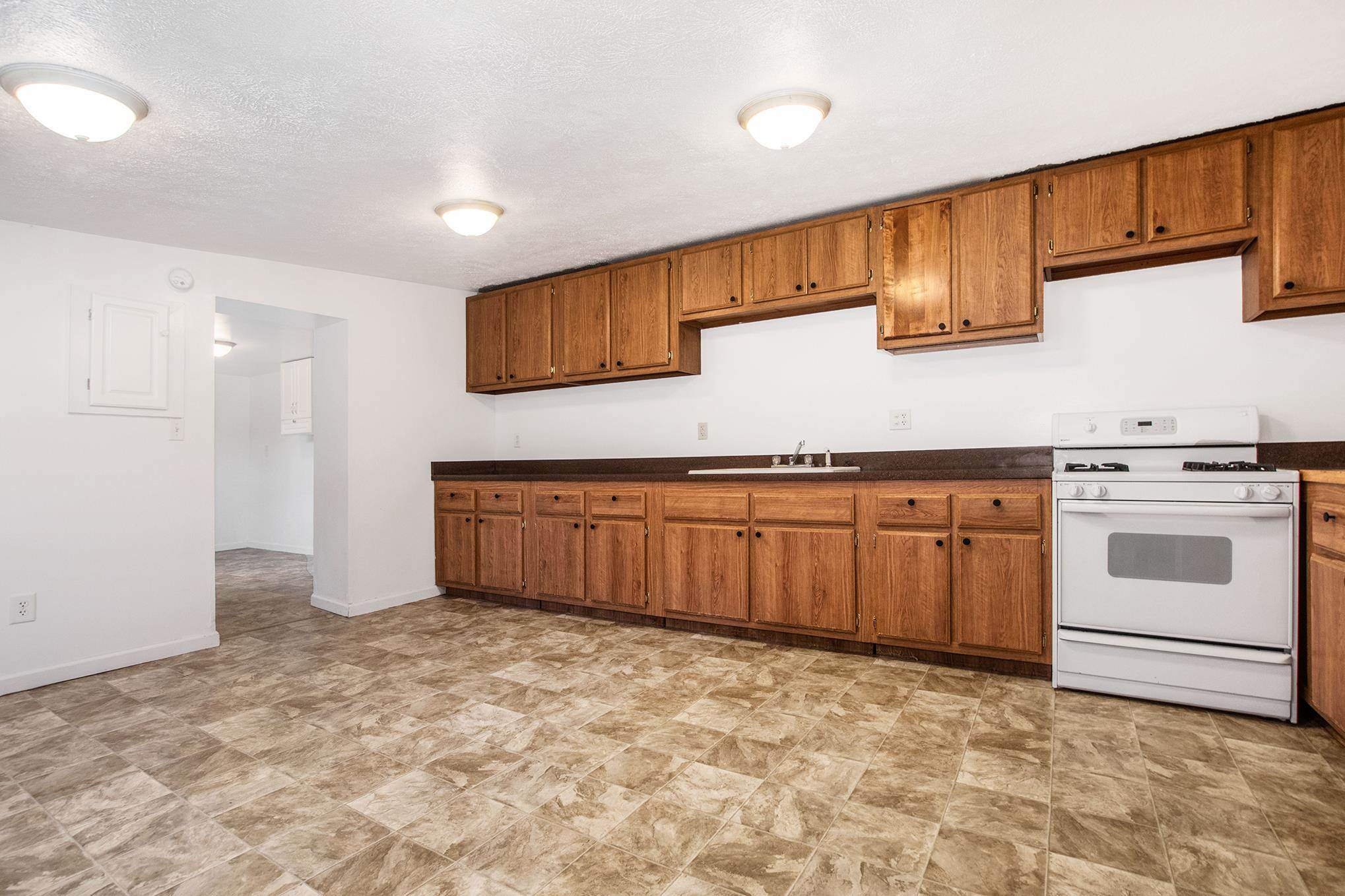 504 Hackett Road Goshen, IN 46528 - Photo 6 of 15 Gallery Image 6