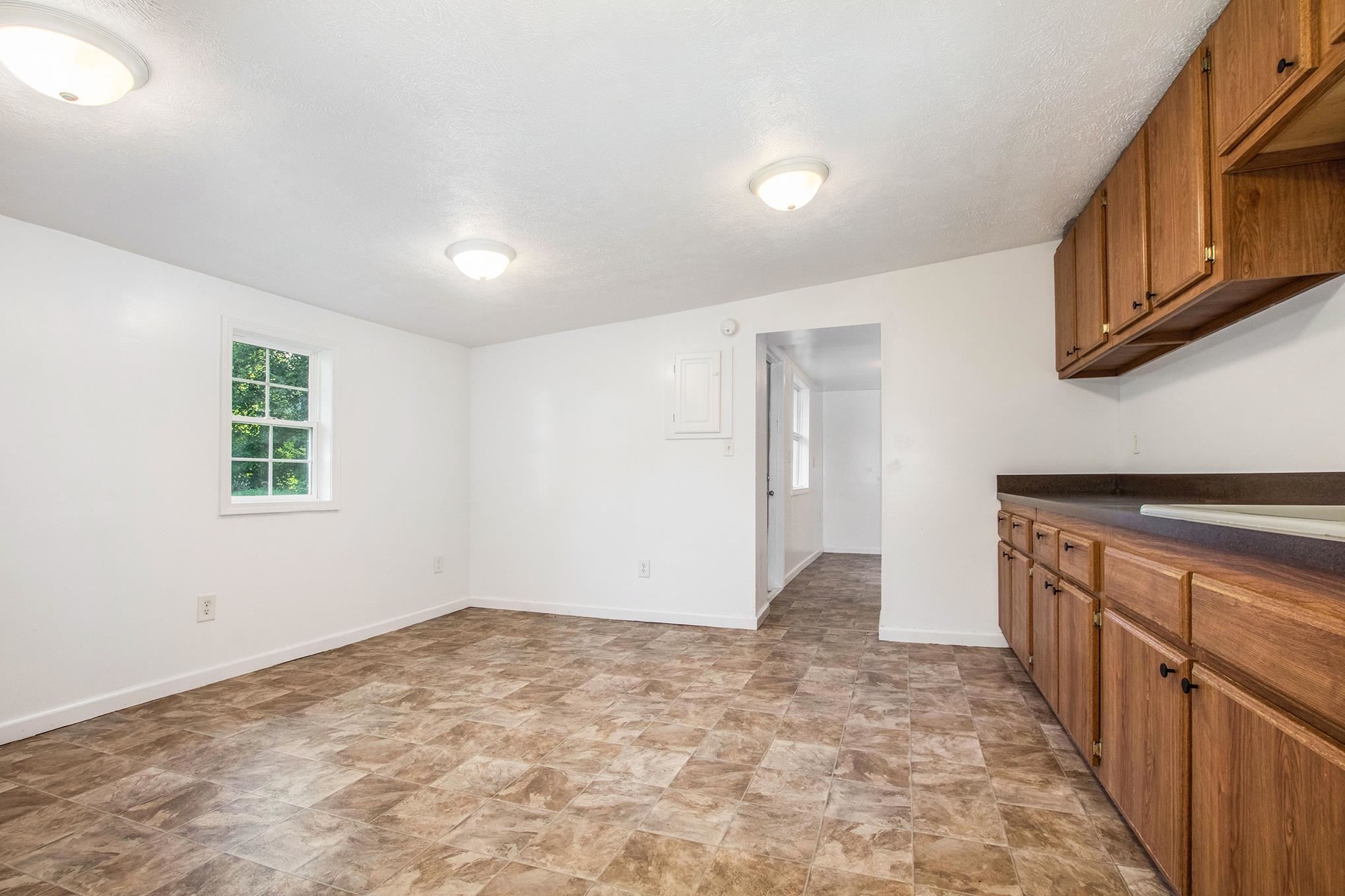 504 Hackett Road Goshen, IN 46528 - Photo 7 of 15 Gallery Image 7