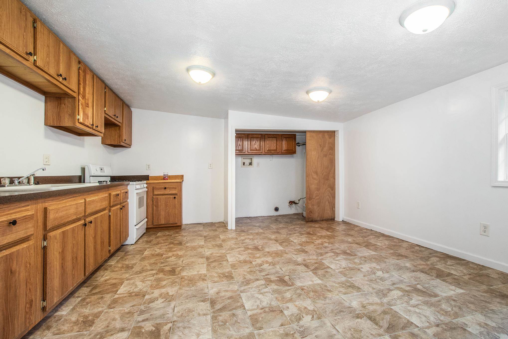 504 Hackett Road Goshen, IN 46528 - Photo 8 of 15 Gallery Image 8