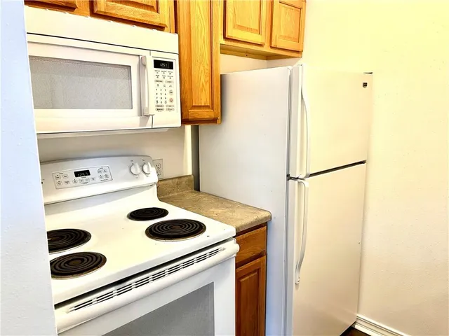 $86,000 | 4218 Hessmer Avenue, Unit 301, Metairie, LA 70002