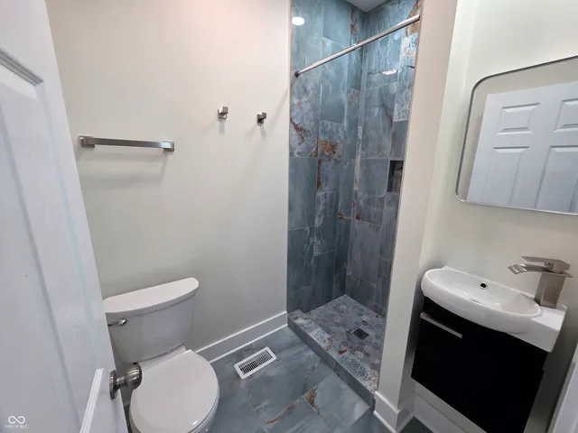 $1,995 | 1153 Dawson Street, Indianapolis, IN 46203