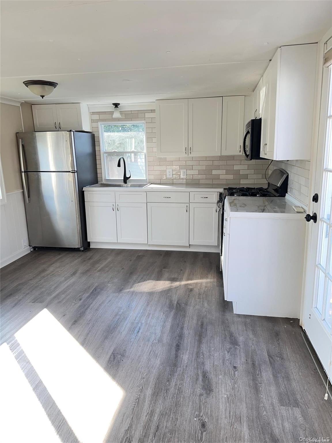 150 Main Street, Unit 57 Islip, NY 11751 - Photo 12 of 24