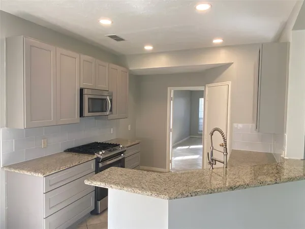 $2,250 | 4223 Fieldview Court, Fresno, TX 77545