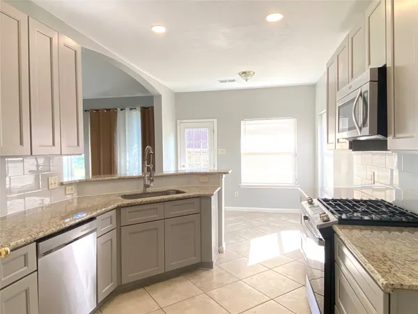 $2,250 | 4223 Fieldview Court, Fresno, TX 77545