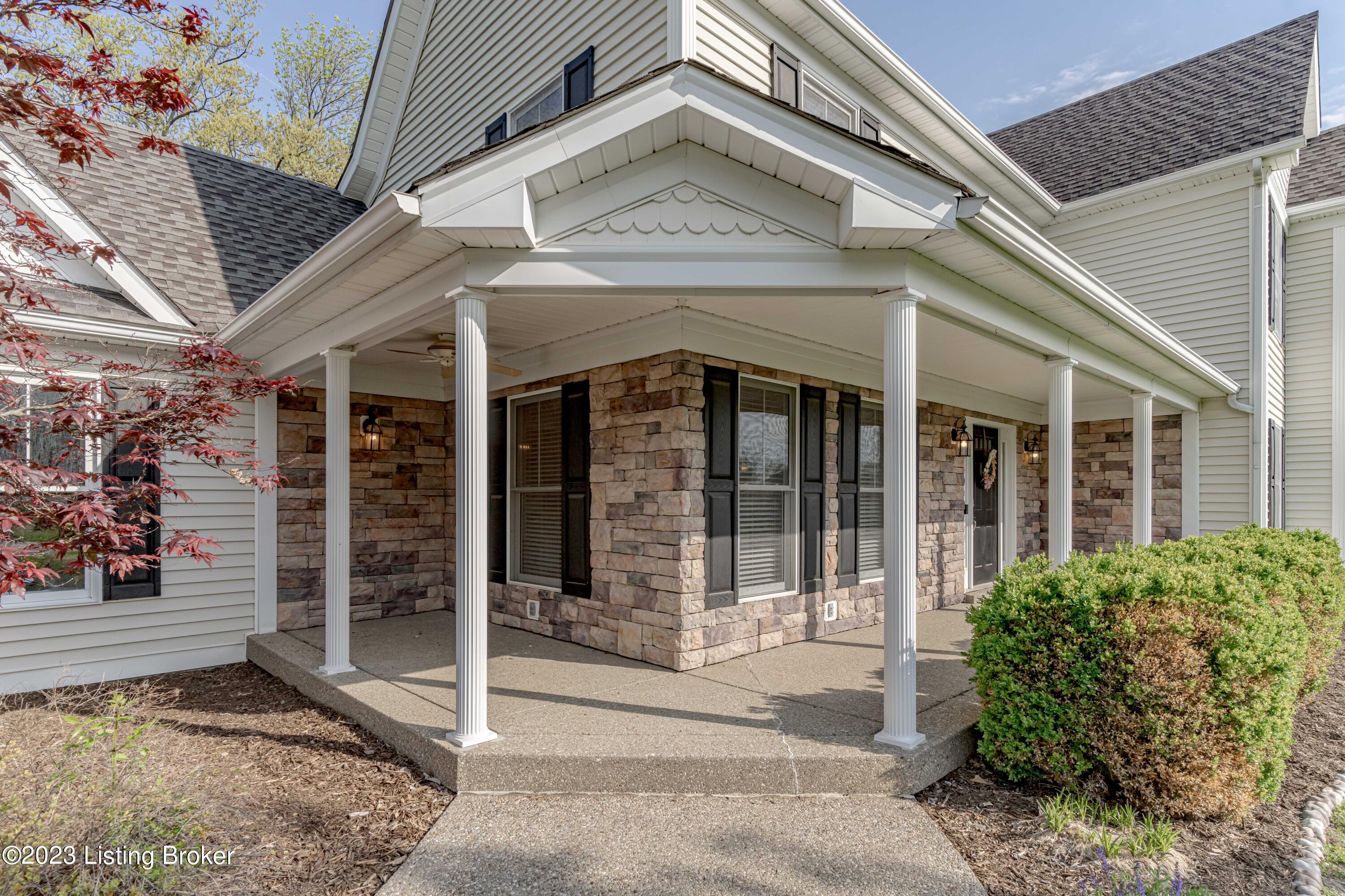 5116 Fox Run Road Buckner, KY 40010 - Photo 6 of 62 DSC06588