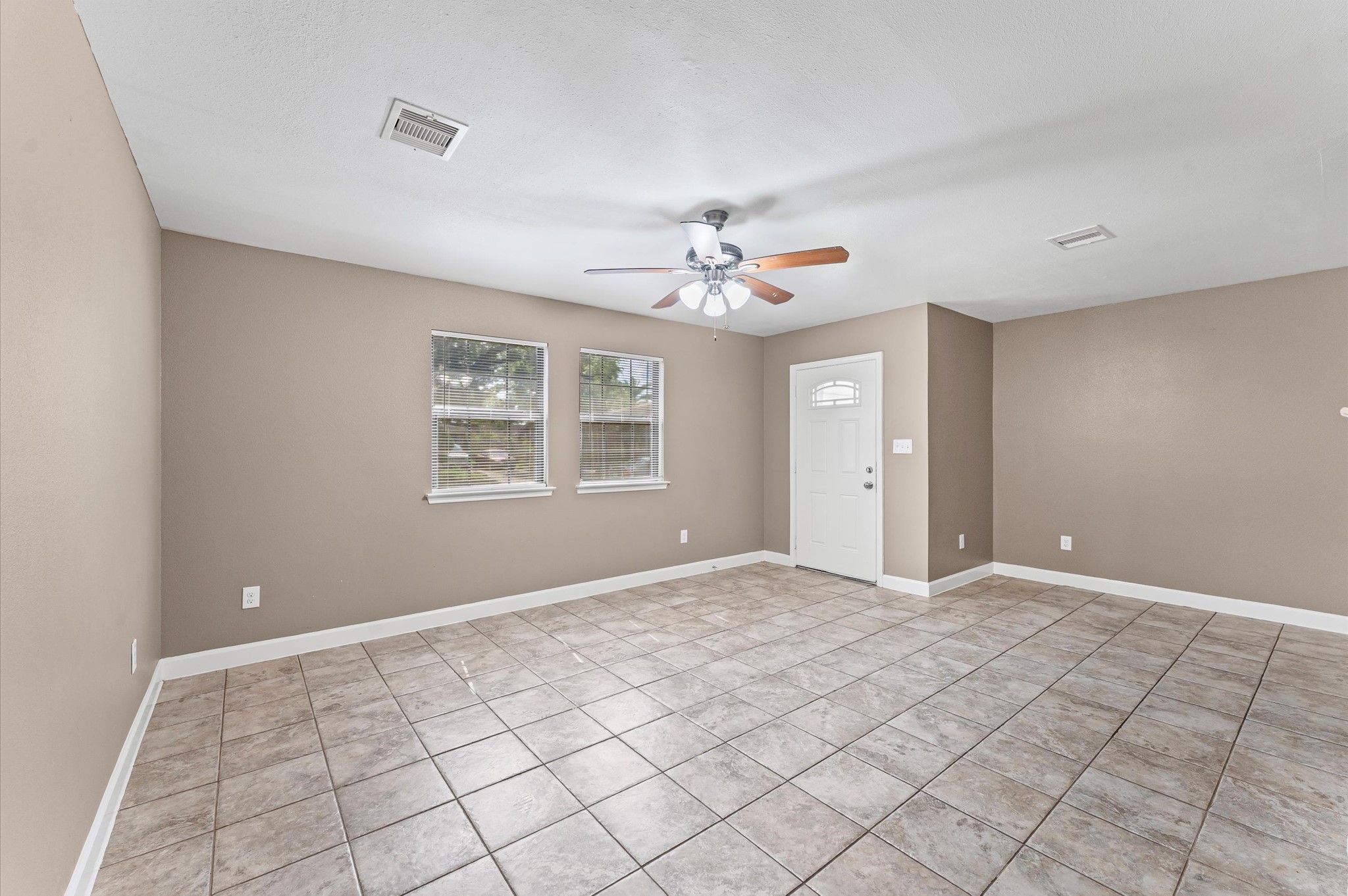 5107 Gren Street Houston, TX 77021 - Photo 8 of 26