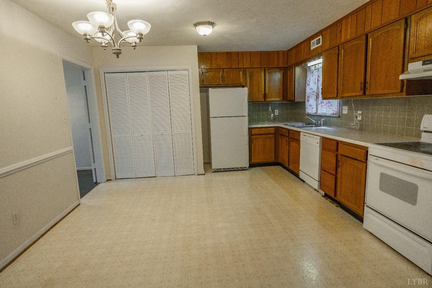 1413 Tunbridge Road Lynchburg, VA 24501 - Photo 4 of 28 Gallery Image 4