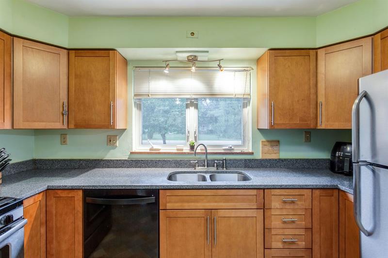 222 Goldsmith Road Pittsburgh, PA 15237 - Photo 8 of 25 Newer Dishwasher and Pretty Views