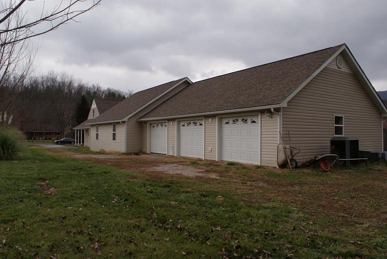 111 Hallies Road Covington, VA 24426 - Photo 2 of 11 Back