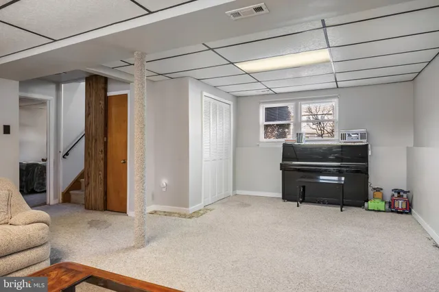 a view of a livingroom with furniture