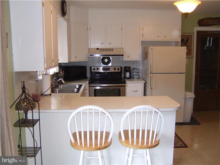 520 Pine Swamp Road Elverson, PA 19520 - Photo 8 of 25 Kitchen
