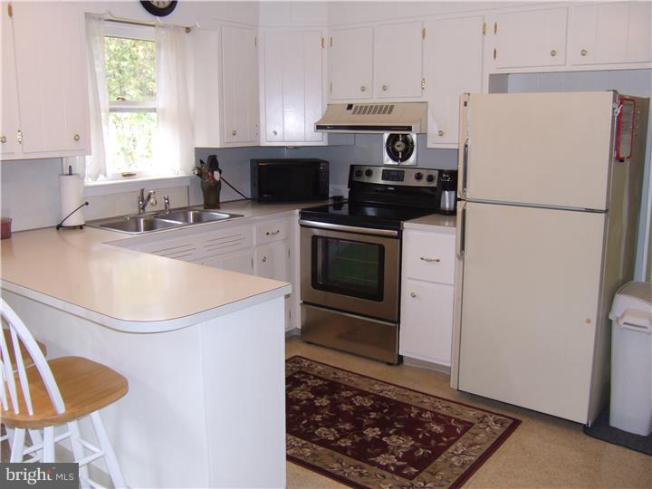 520 Pine Swamp Road Elverson, PA 19520 - Photo 10 of 25 Kitchen