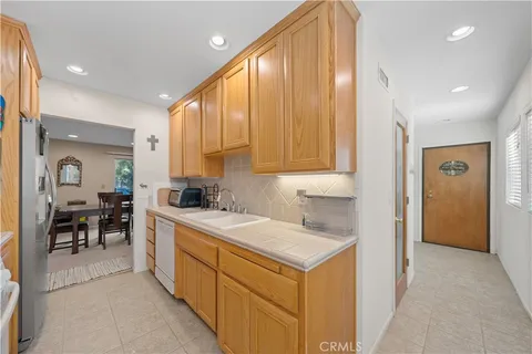 $349,000 | 966 Willow Creek Road, Unit 24, Lake Arrowhead, CA 92352