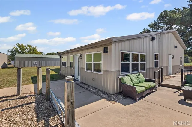 $1,100,000 | 5238 Woodhaven Road, Pinckneyville, IL 62274