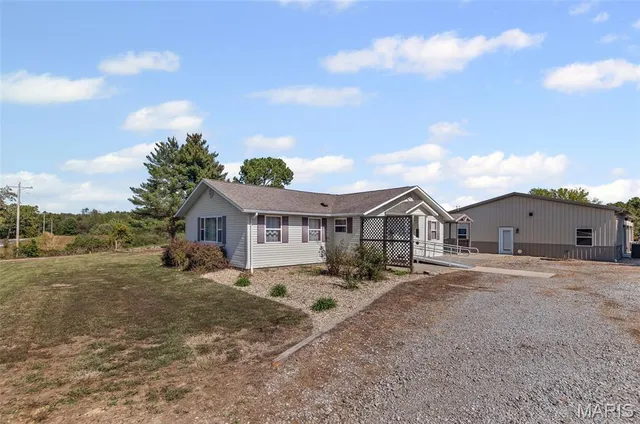 $1,100,000 | 5238 Woodhaven Road, Pinckneyville, IL 62274