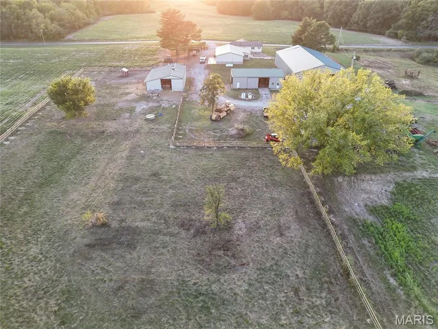 $1,100,000 | 5238 Woodhaven Road, Pinckneyville, IL 62274