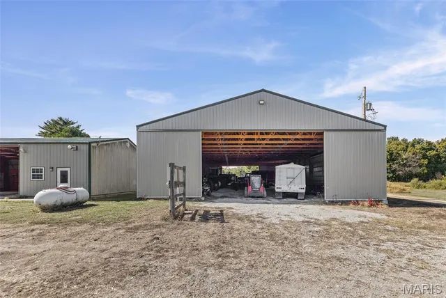 $1,100,000 | 5238 Woodhaven Road, Pinckneyville, IL 62274