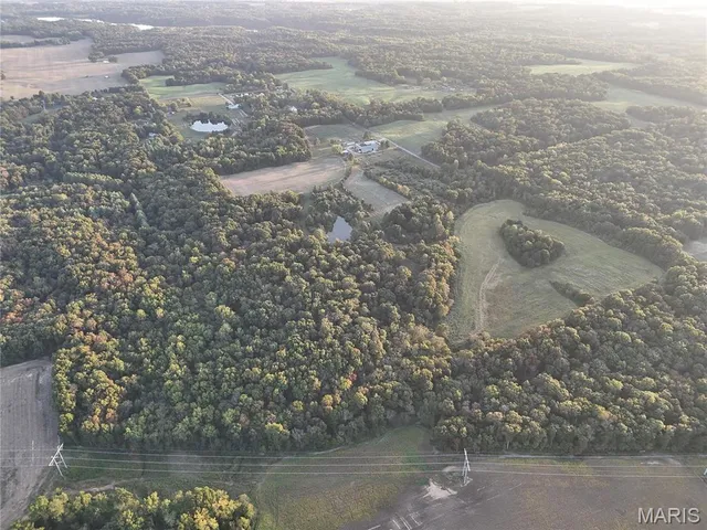 $1,100,000 | 5238 Woodhaven Road, Pinckneyville, IL 62274