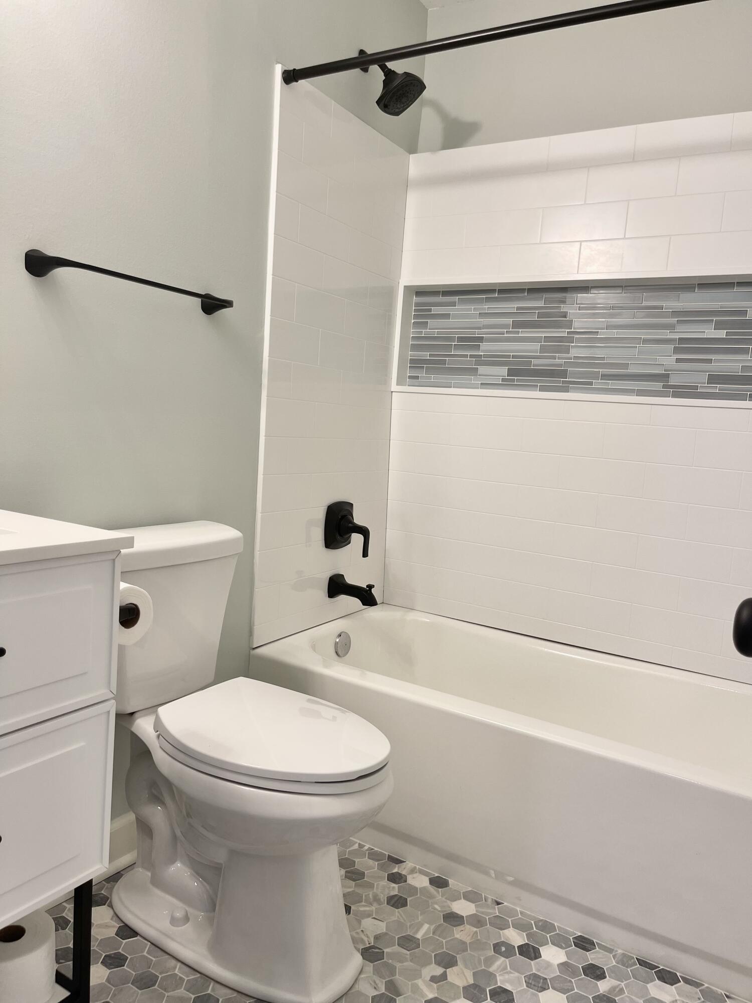 21 Rivers Point Row, Unit 18E Charleston, SC 29412 - Photo 18 of 28 IMG_1438