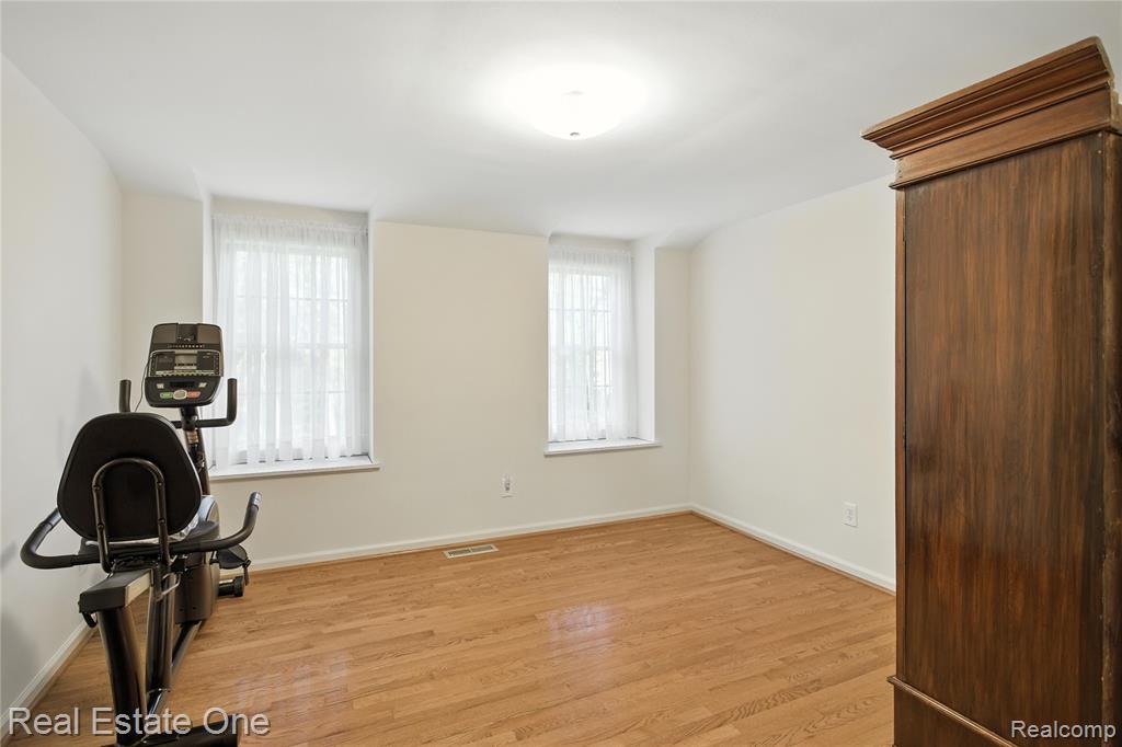 604 Longford Drive Rochester Hills, MI 48309 - Photo 28 of 39