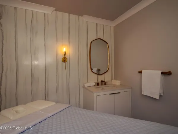 $1,000,000 | 19 Washington Street, Unit 354 B3, Saratoga Springs, NY 12866