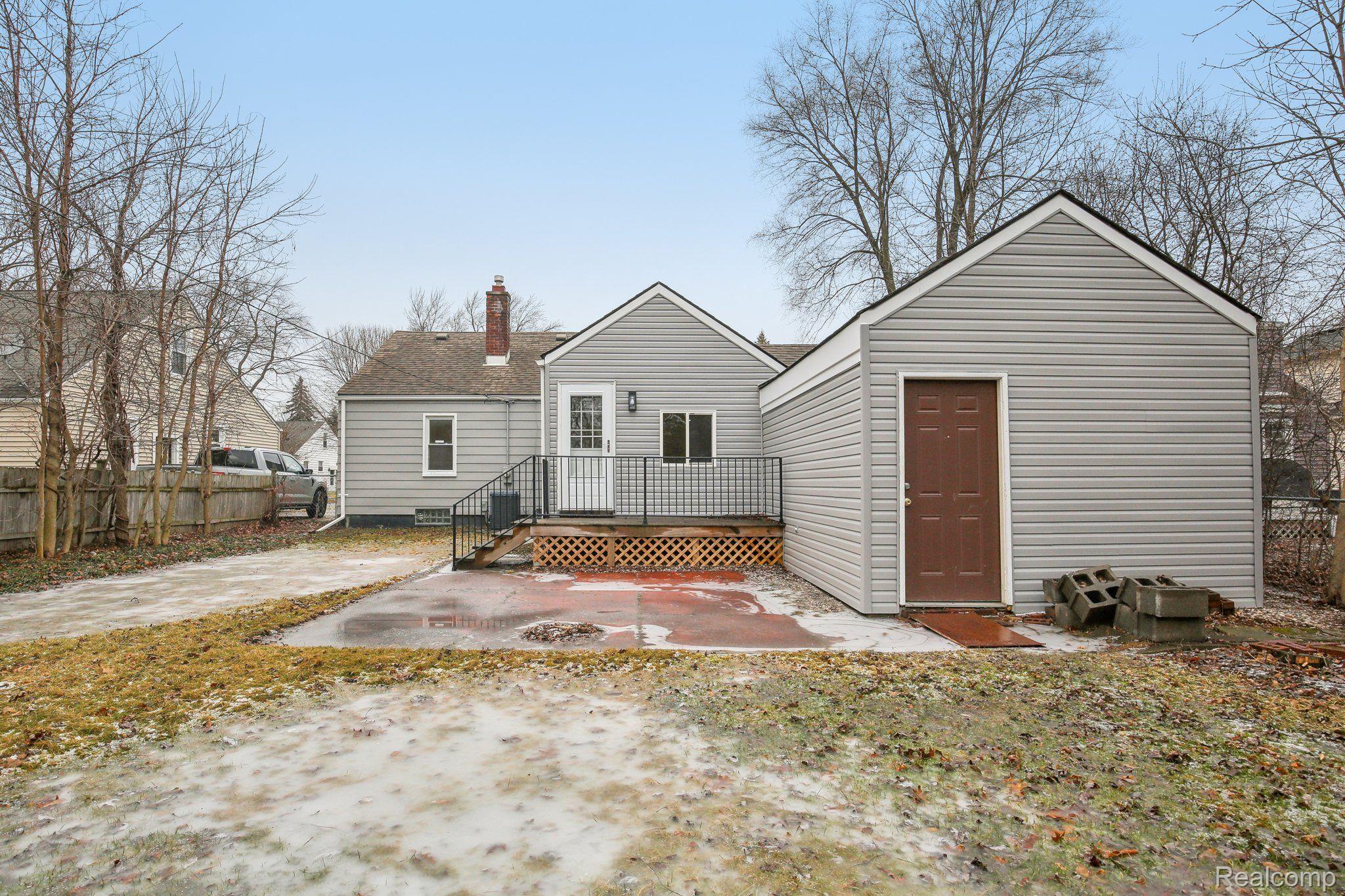 1591 Eaton Road Berkley, MI 48072 - Photo 28 of 32 Gallery Image 28