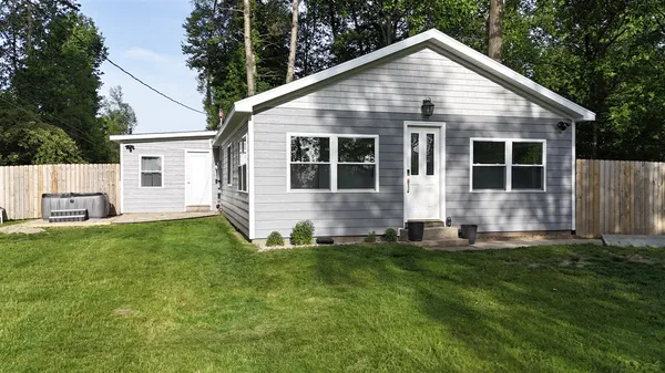 $249,900 | 17259 Paradise Lake Road, Vandalia, MI 49095