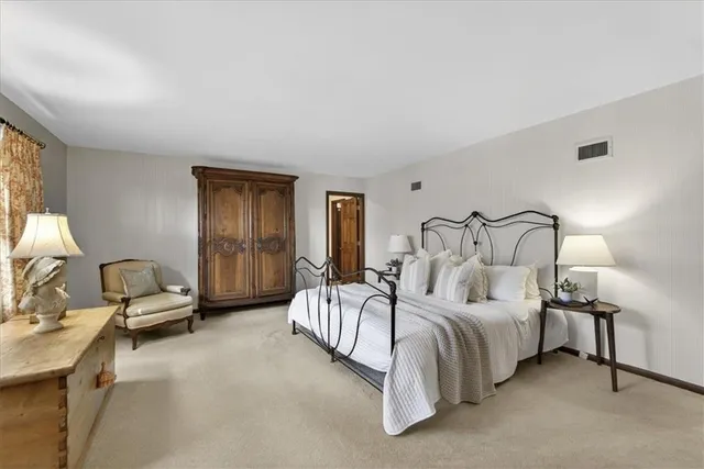 $775,000 | 20 Wycklow Street, Overland Park, KS 66207